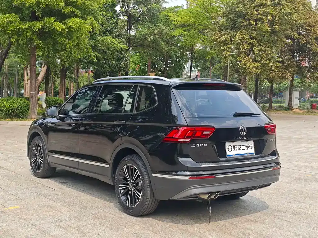 Volkswagen Tiguan L — фото 10