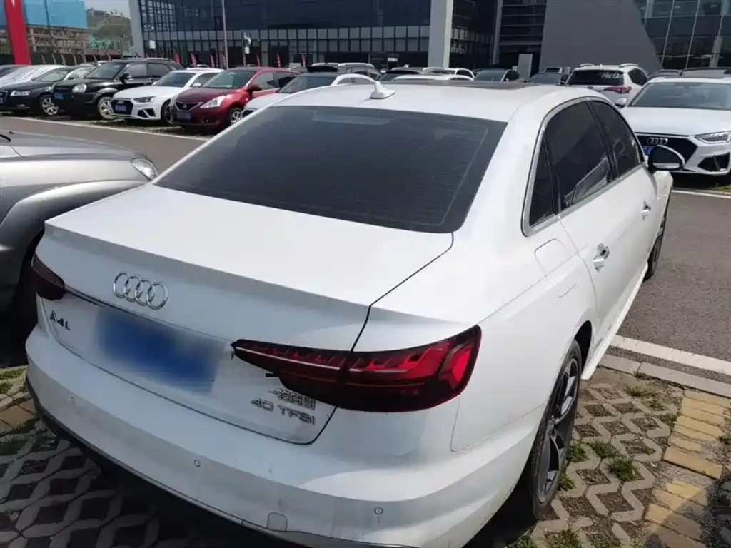 Audi A4L 2024 из CN, фото 6