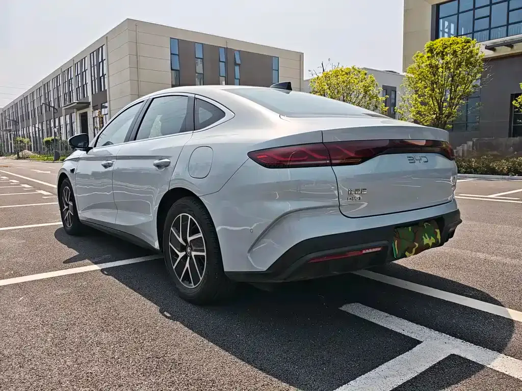 BYD Qin L — фото 9