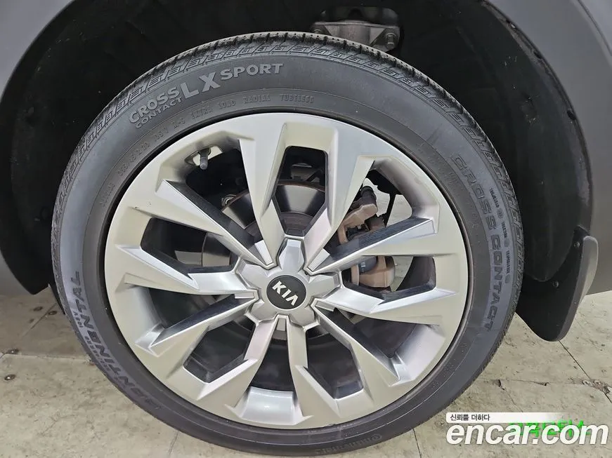 Kia Sorento — фото 9