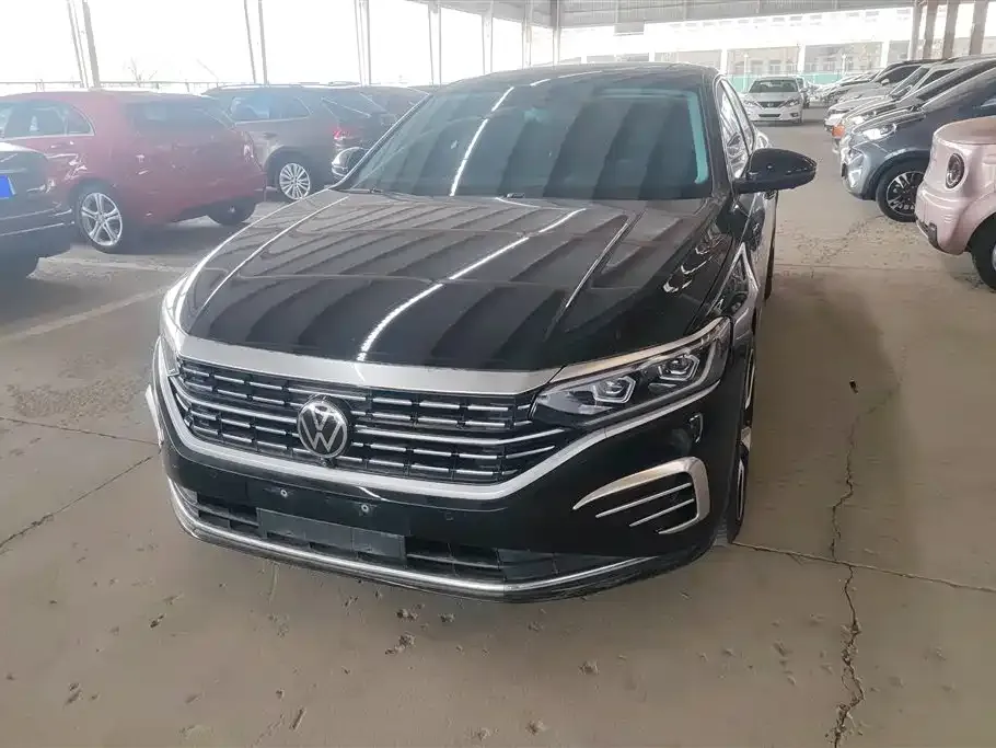 Volkswagen Passat — фото 1