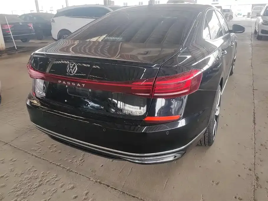 Volkswagen Passat — фото 6