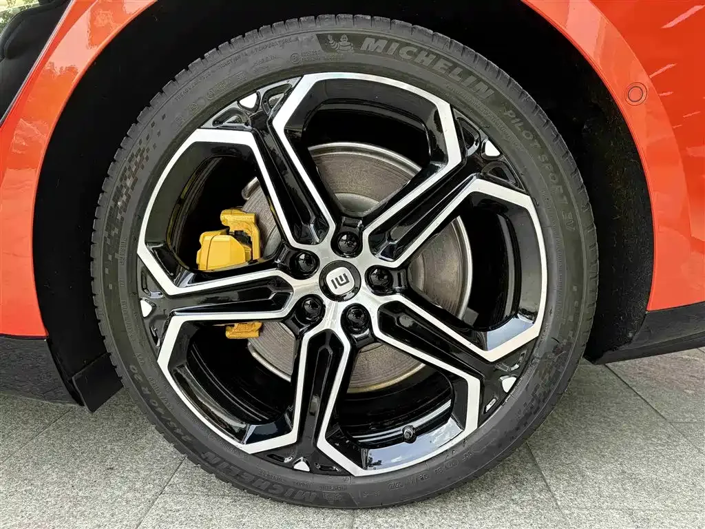 Xiaomi SU7 — фото 6