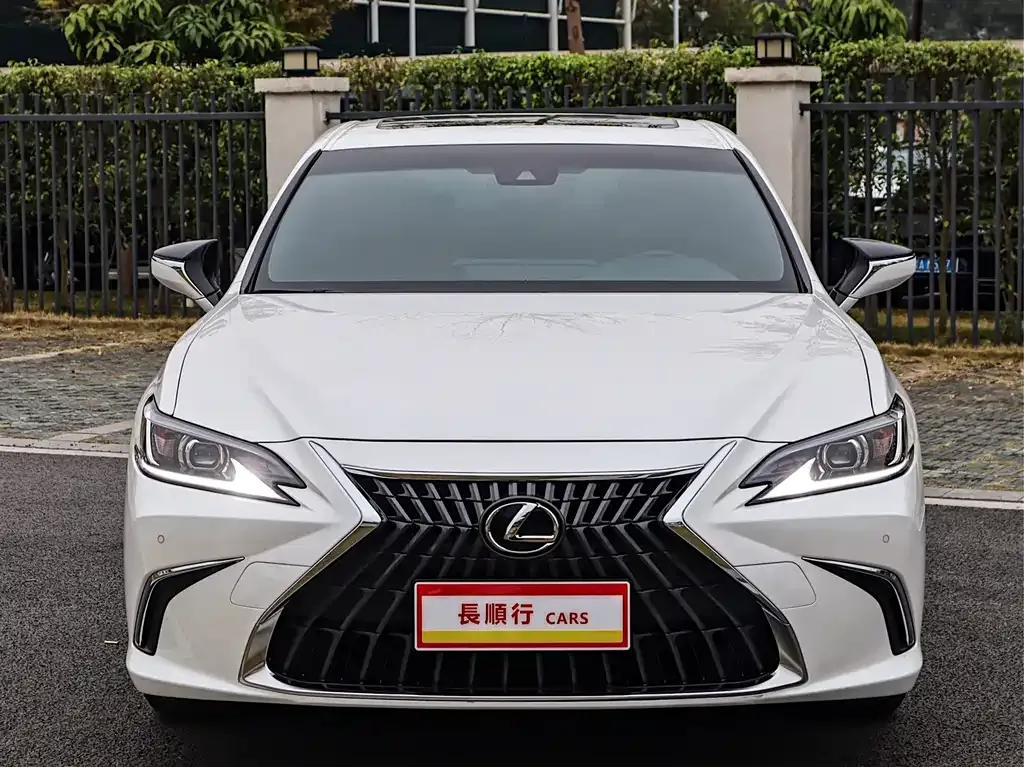 Lexus ES — фото 9