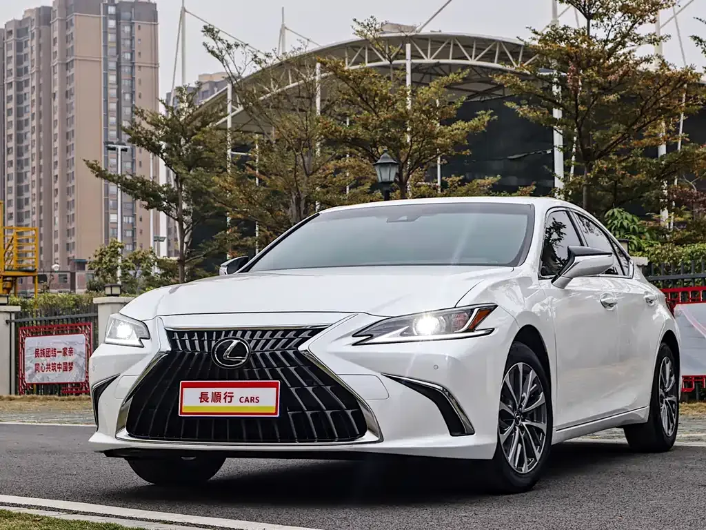 Lexus ES — фото 4