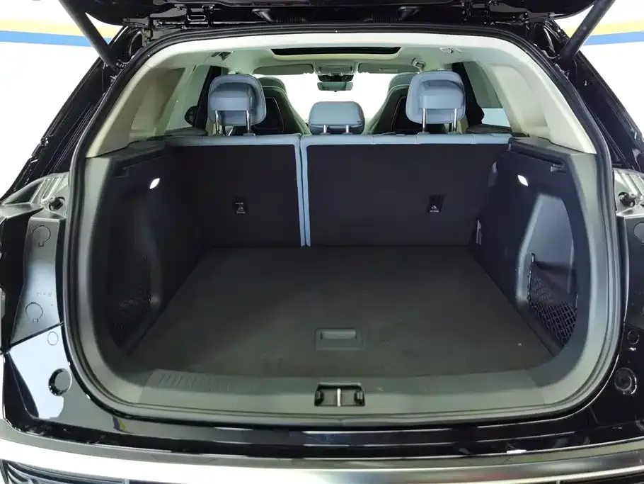 Hongqi HS3 PHEV 2024 из CN, фото 10