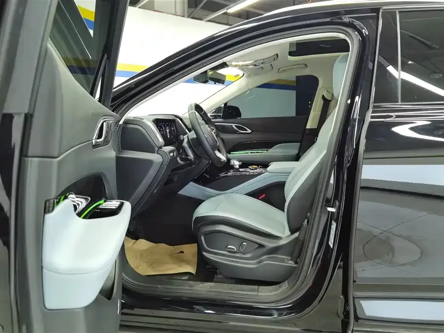 Hongqi HS3 PHEV 2024 из CN, фото 9