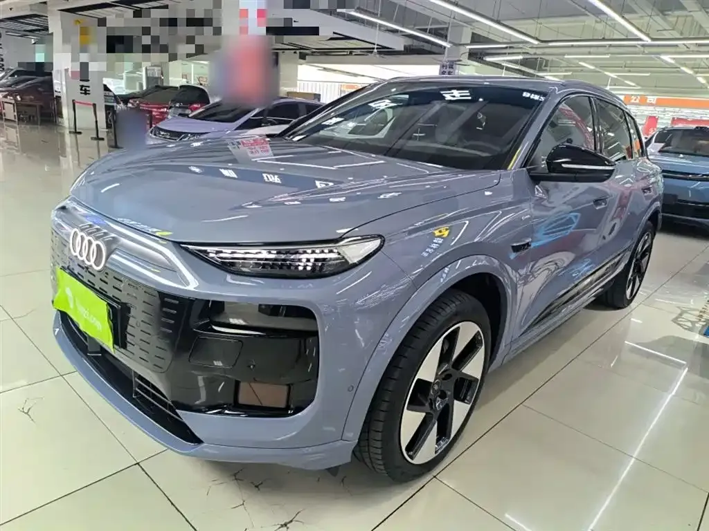 Audi Q6L e-tron — фото 2