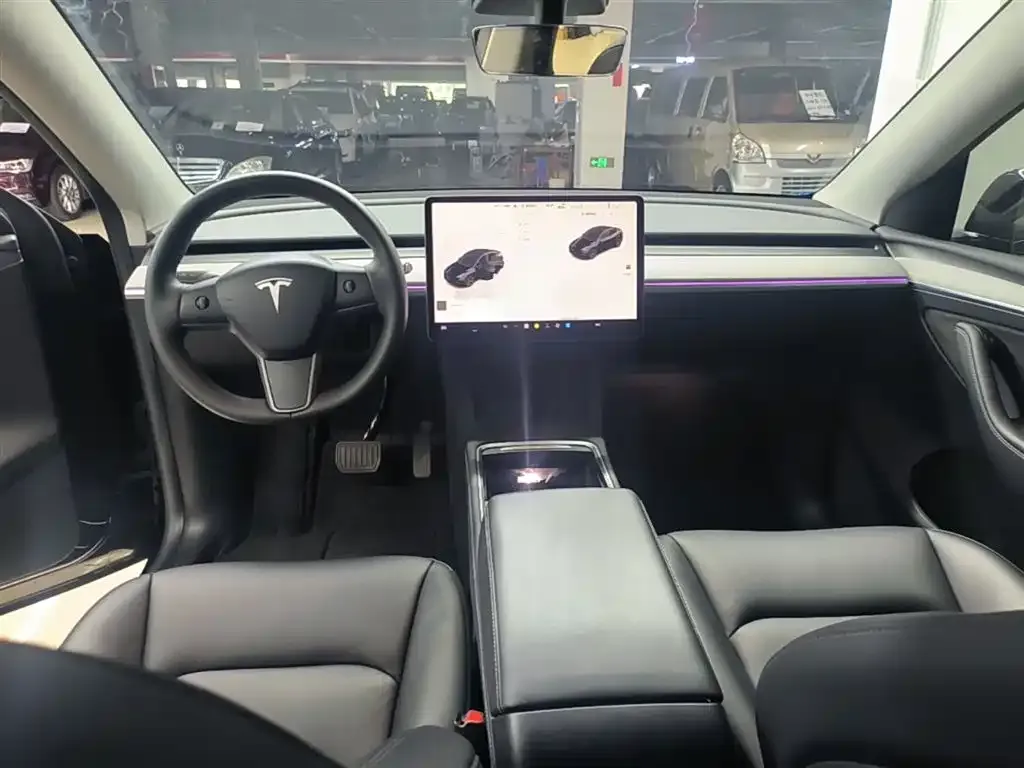 Tesla Model Y — фото 9