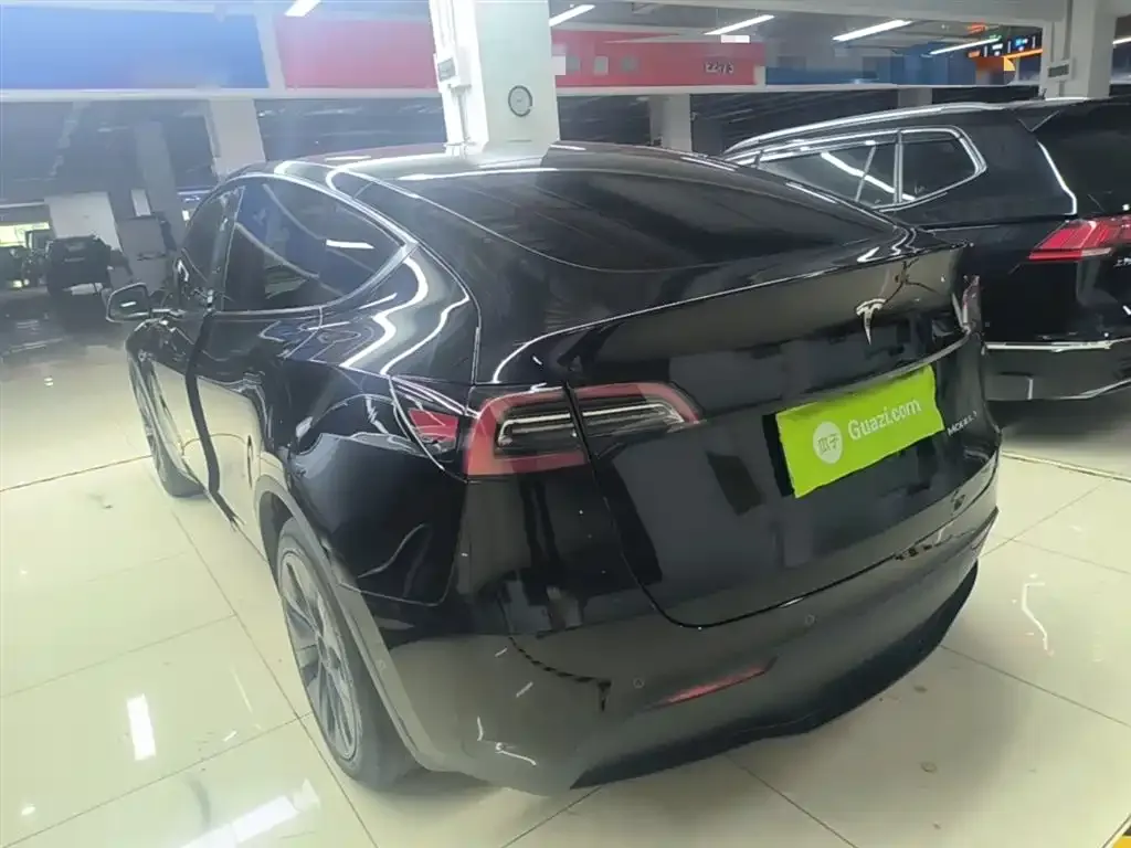 Tesla Model Y — фото 4