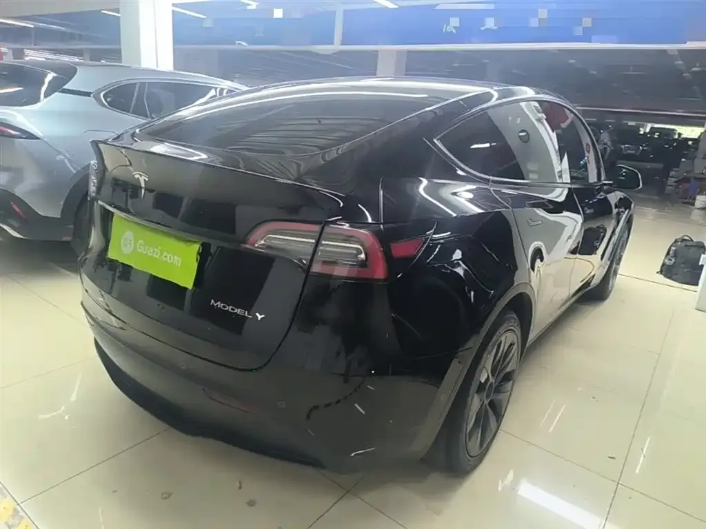 Tesla Model Y — фото 7