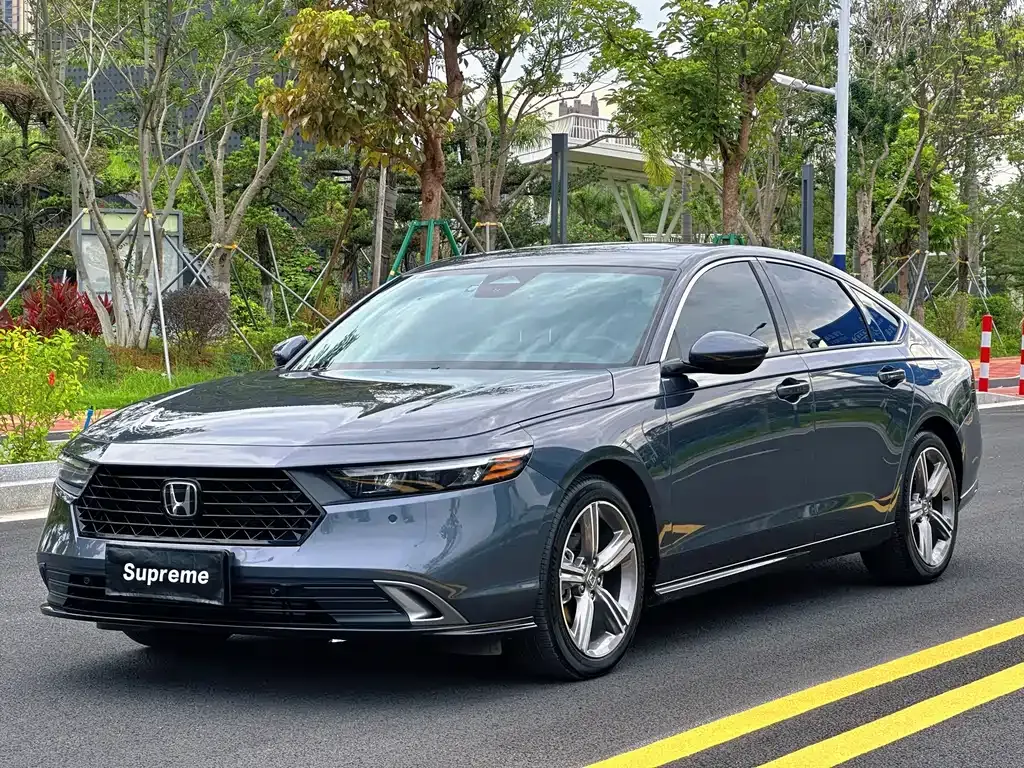 Honda Accord — фото 1