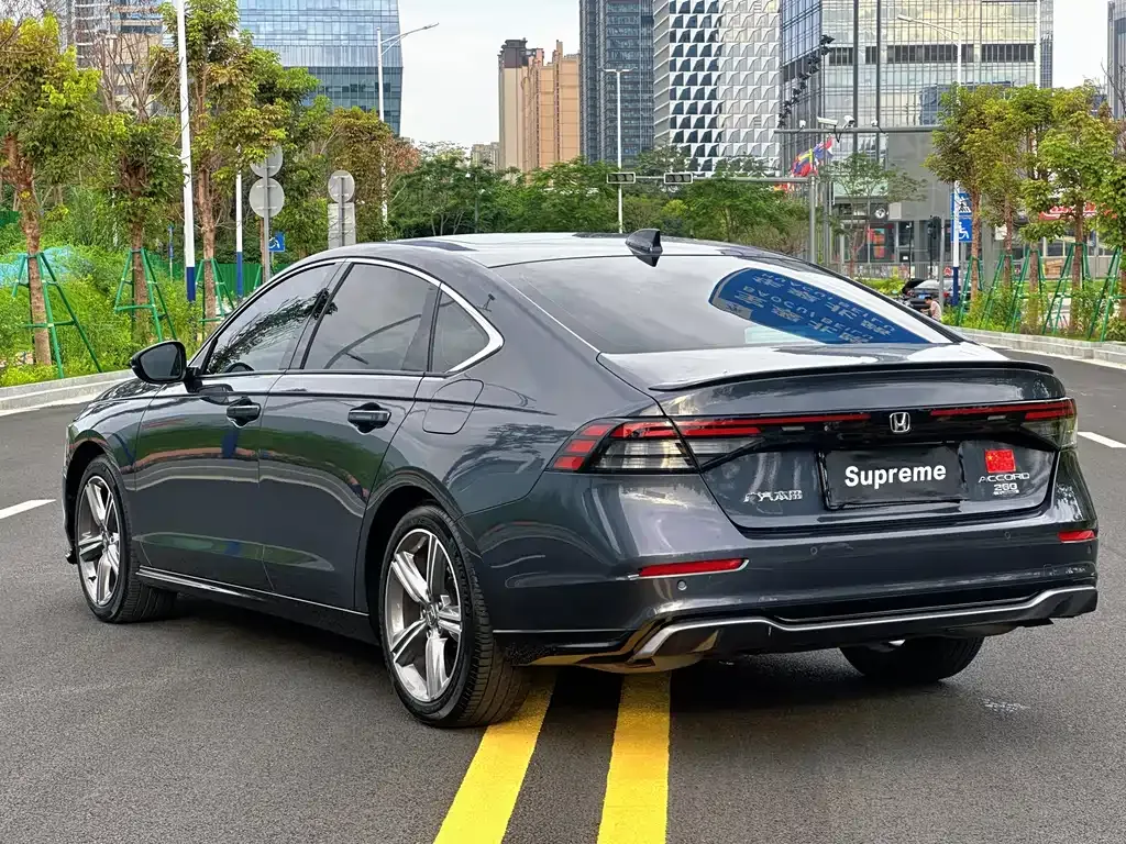Honda Accord — фото 7