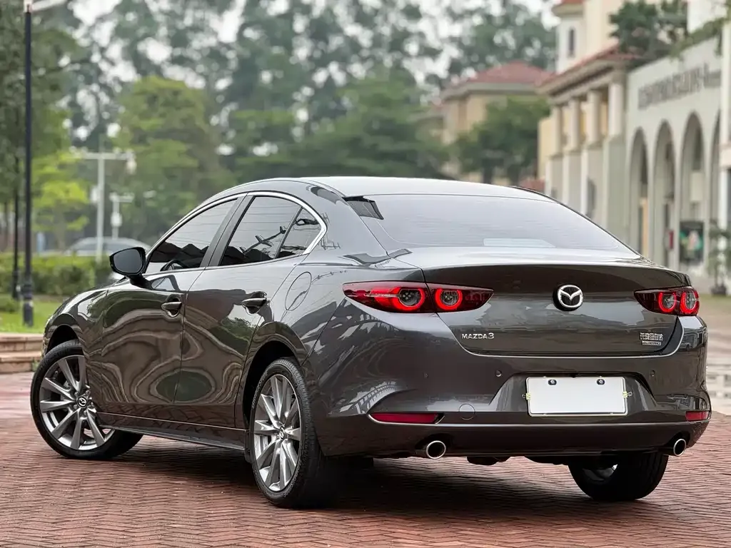 Mazda 3 Axela — фото 4