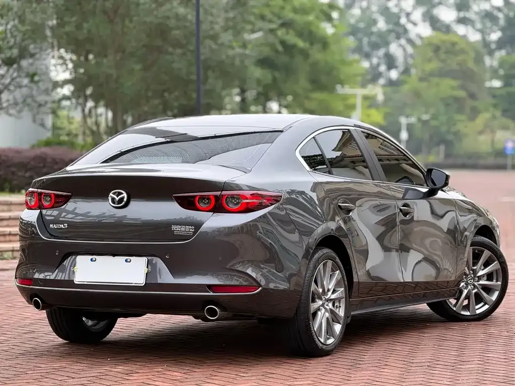 Mazda 3 Axela — фото 10