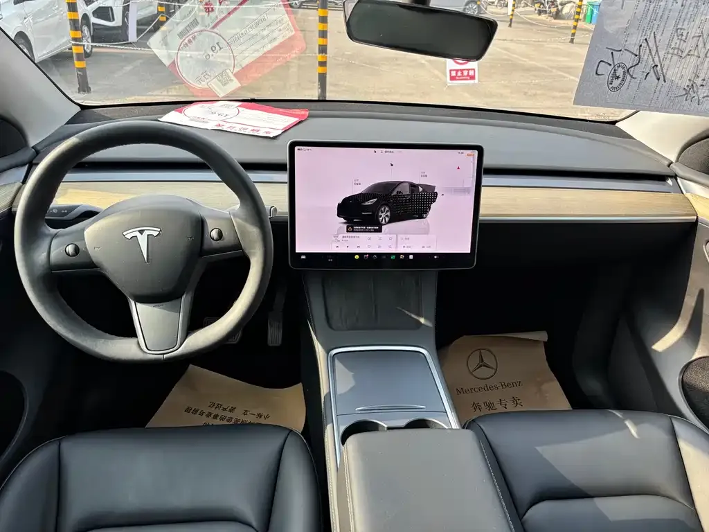 Tesla Model Y — фото 6