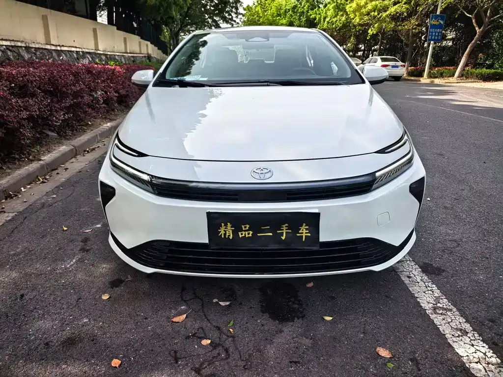 Toyota Corolla — фото 9
