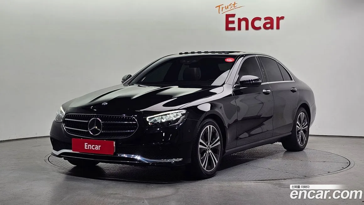 Mercedes-Benz E-Class — фото 1