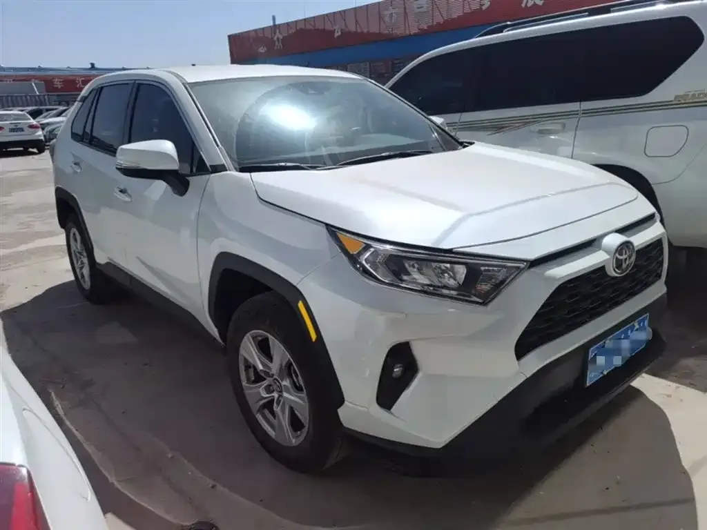 Toyota RAV4 — фото 9
