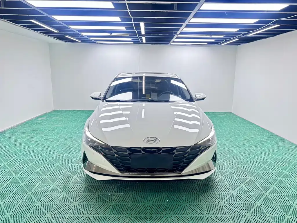 Hyundai Elantra — фото 8