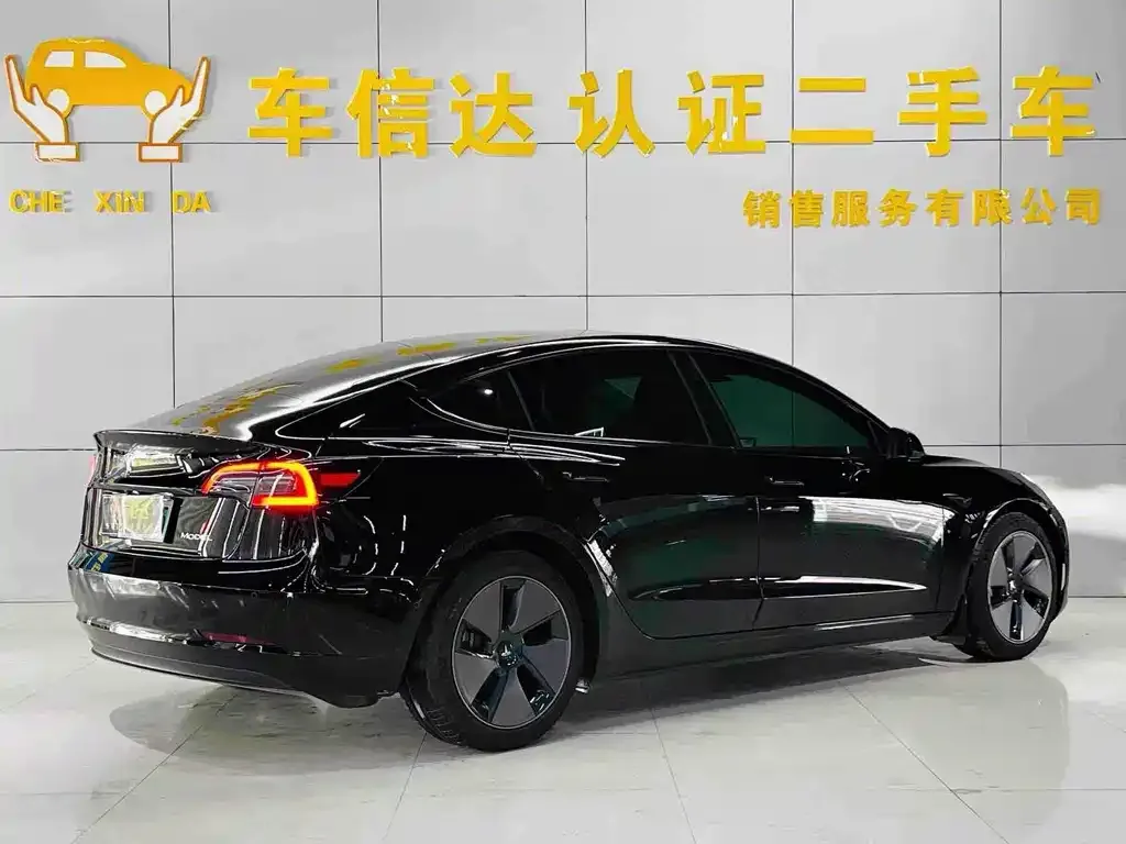 Tesla Model 3 — фото 5