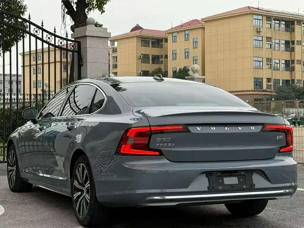 Volvo S90 — фото 2