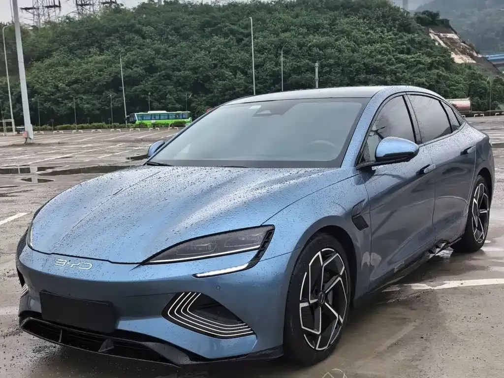 BYD Seal — фото 1
