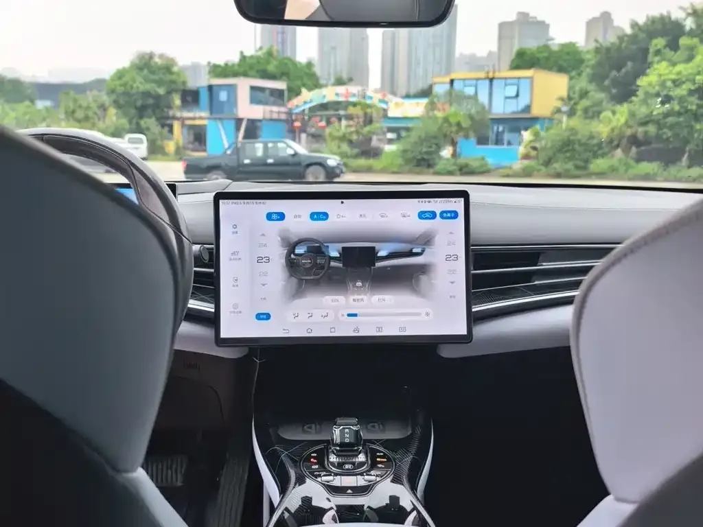 BYD Seal — фото 3