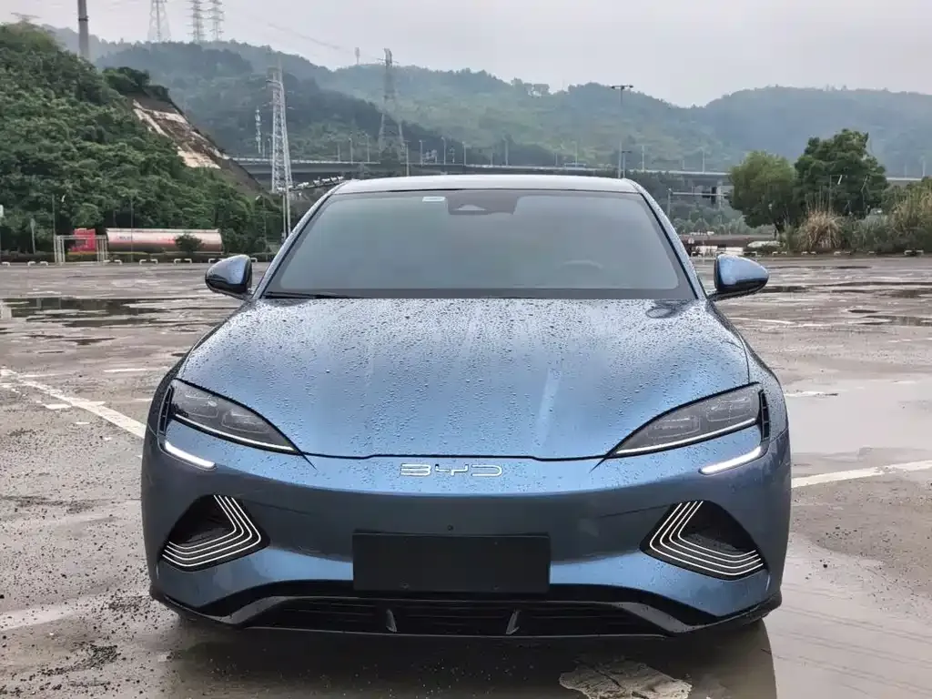 BYD Seal — фото 10