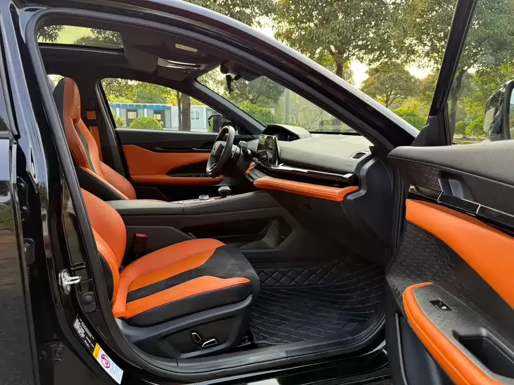 Changan UNI-V 2023 из CN, фото 2