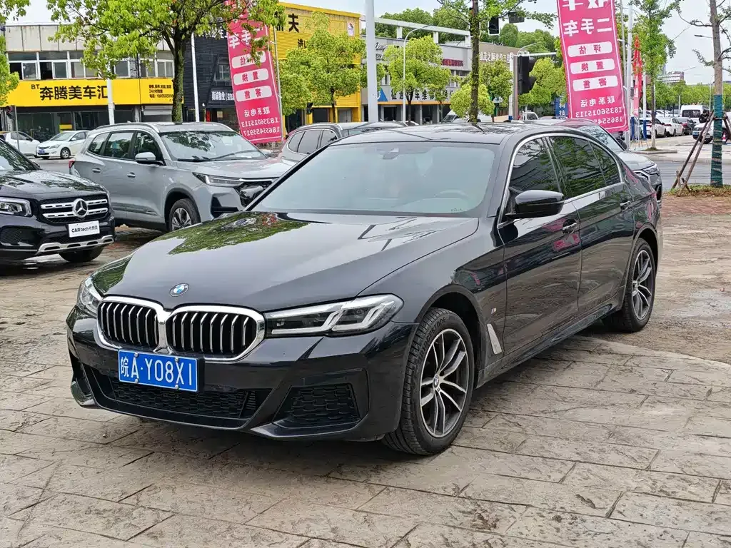BMW 5 Series — фото 1