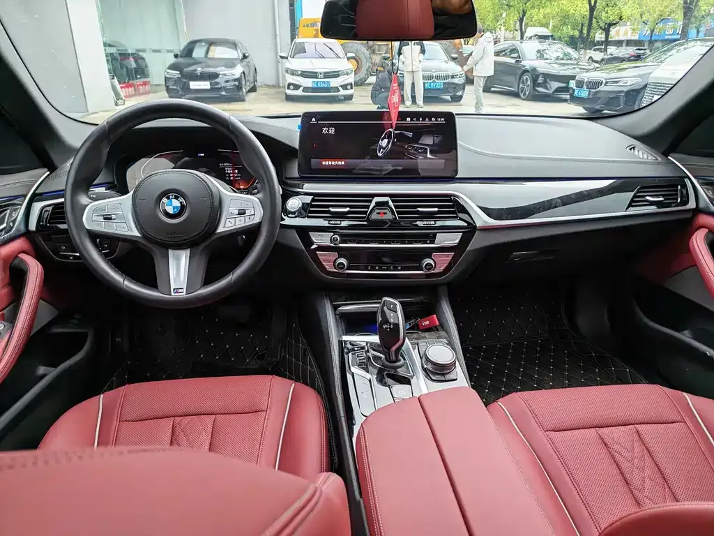 BMW 5 Series — фото 4
