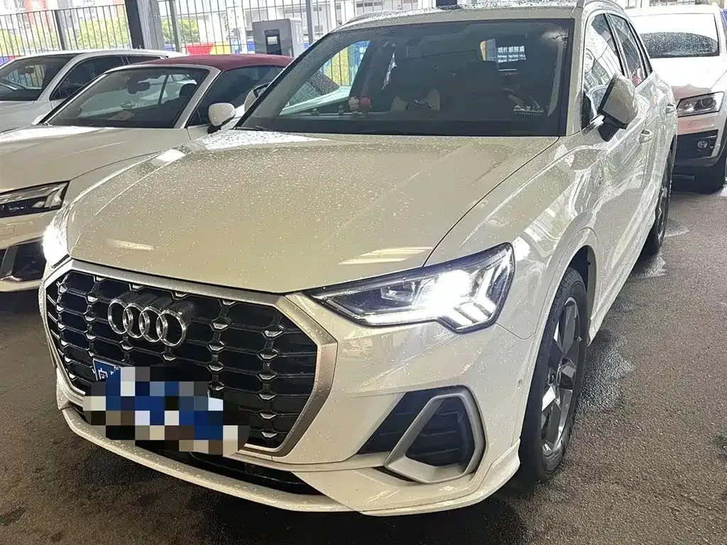 Audi Q3 — фото 1