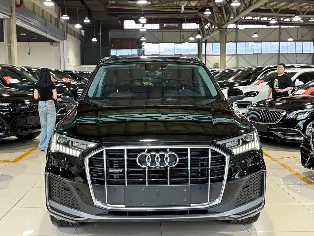 Audi Q7 2023 из CN, фото 8