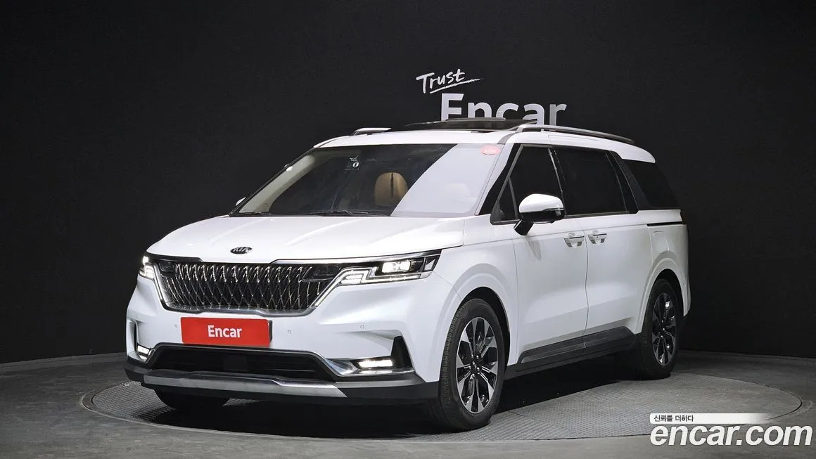 Kia Carnival — фото 1