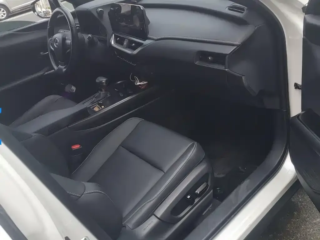 Lexus UX 2023 из CN, фото 3