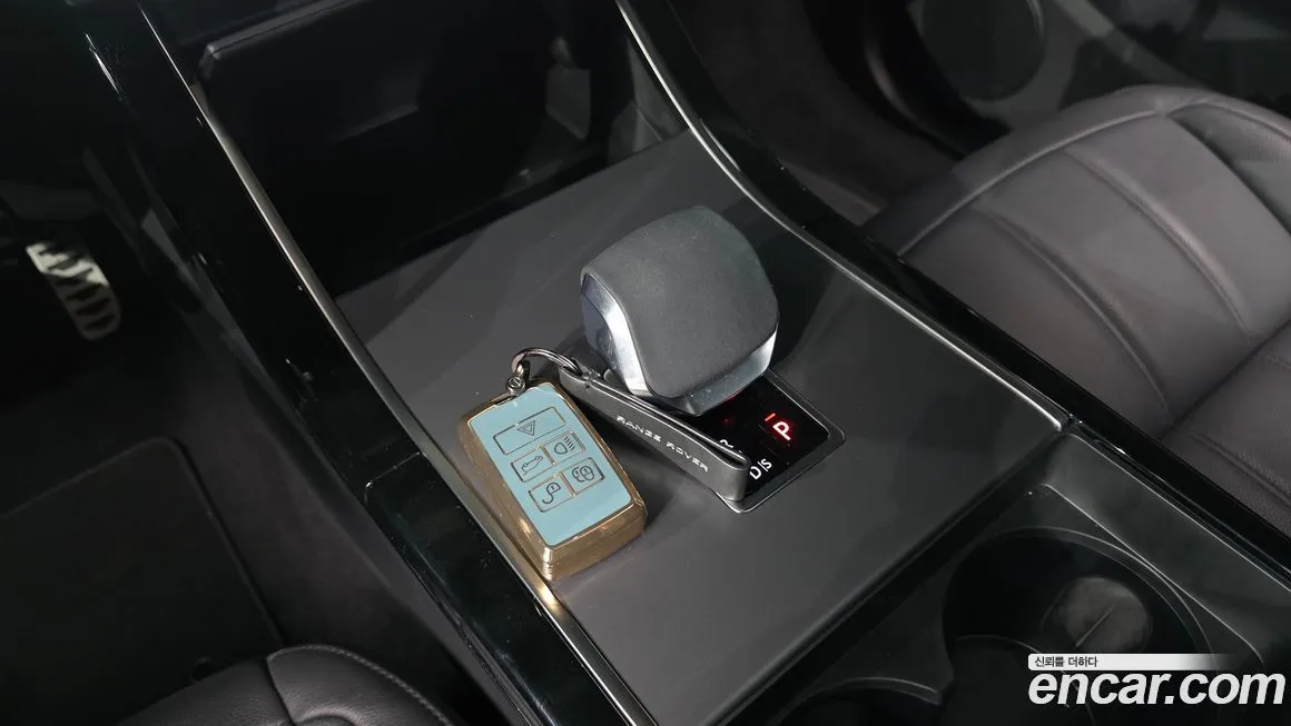 Land Rover Range Rover Evoque 2025 из KR, фото 3