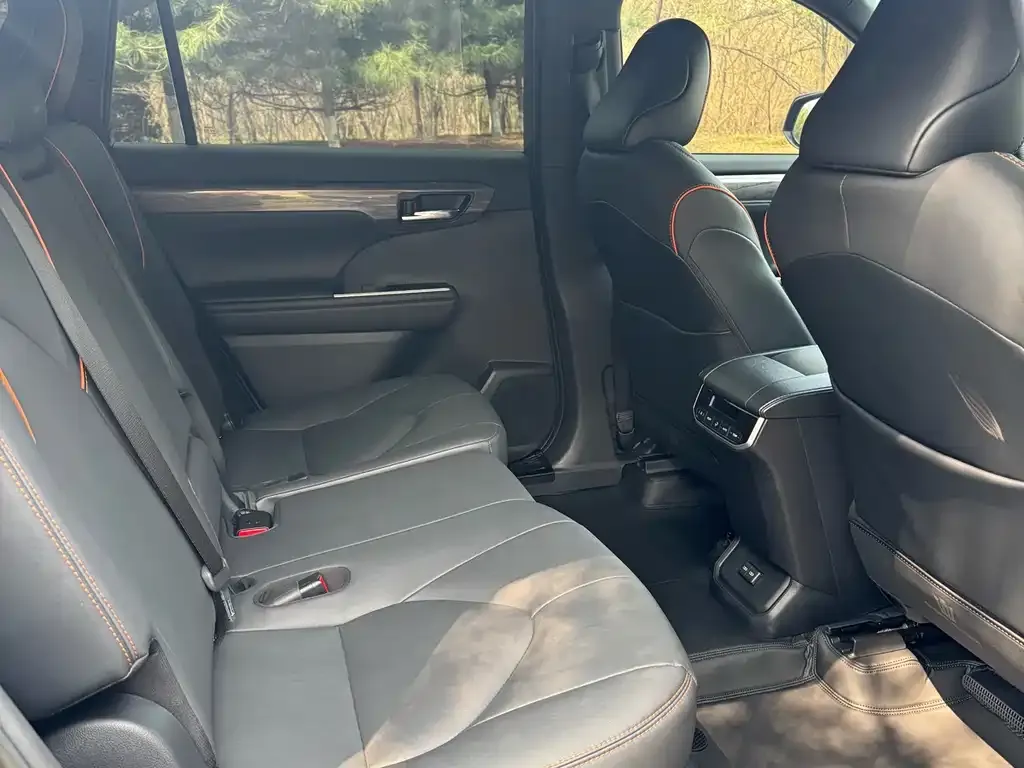 Toyota Crown Kluger 2025 из CN, фото 2