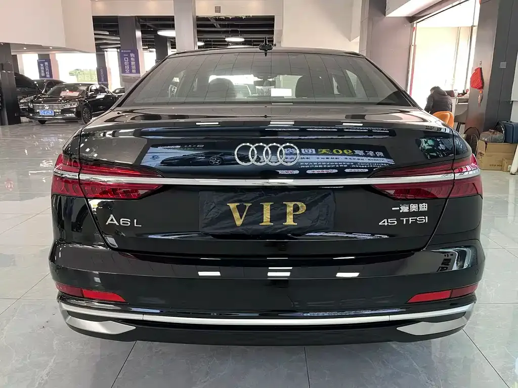 Audi A6L — фото 2