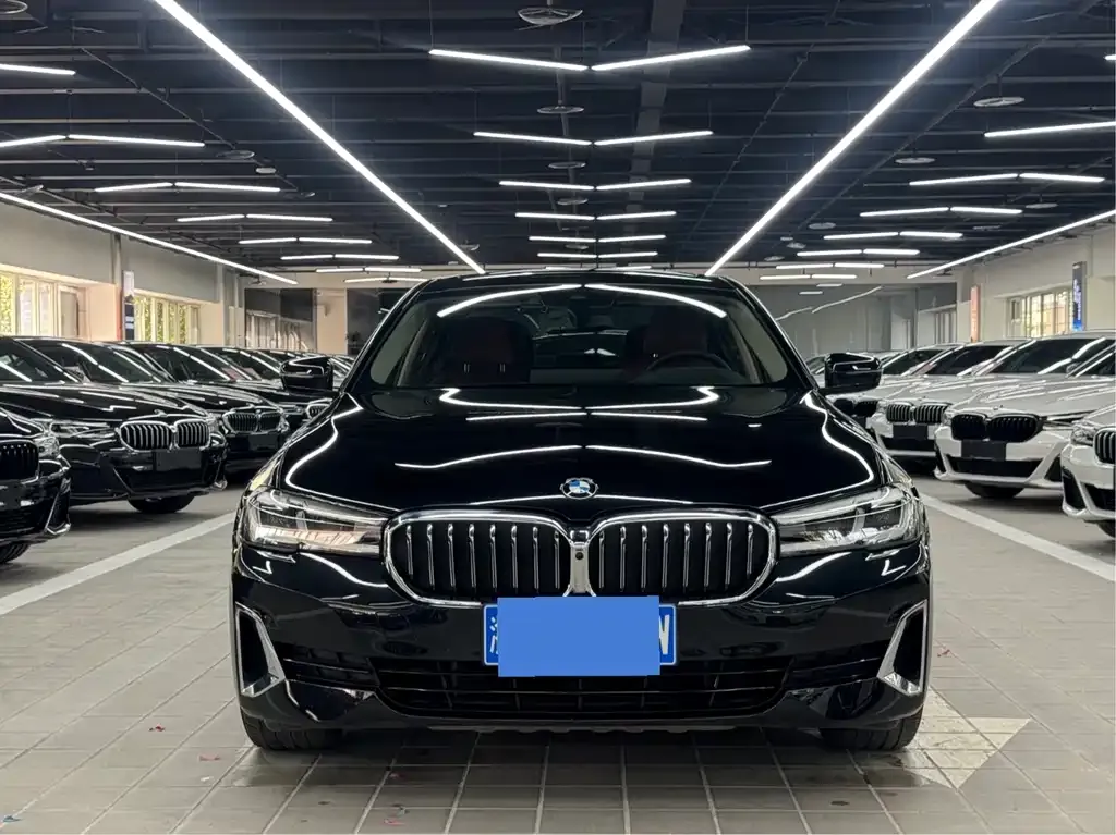 BMW 5 Series — фото 10