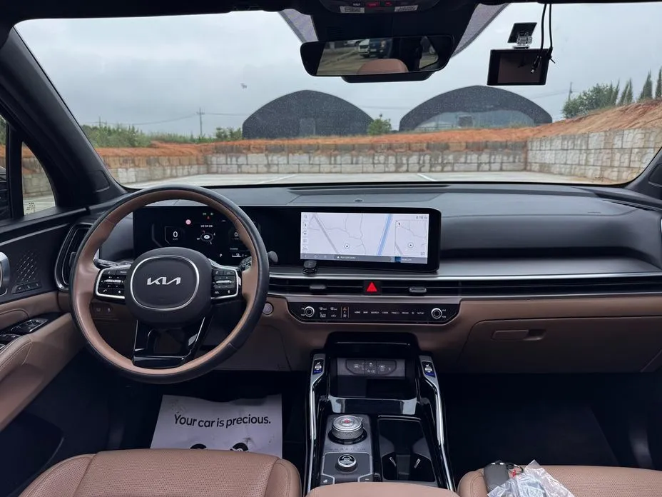 Kia Sorento — фото 8