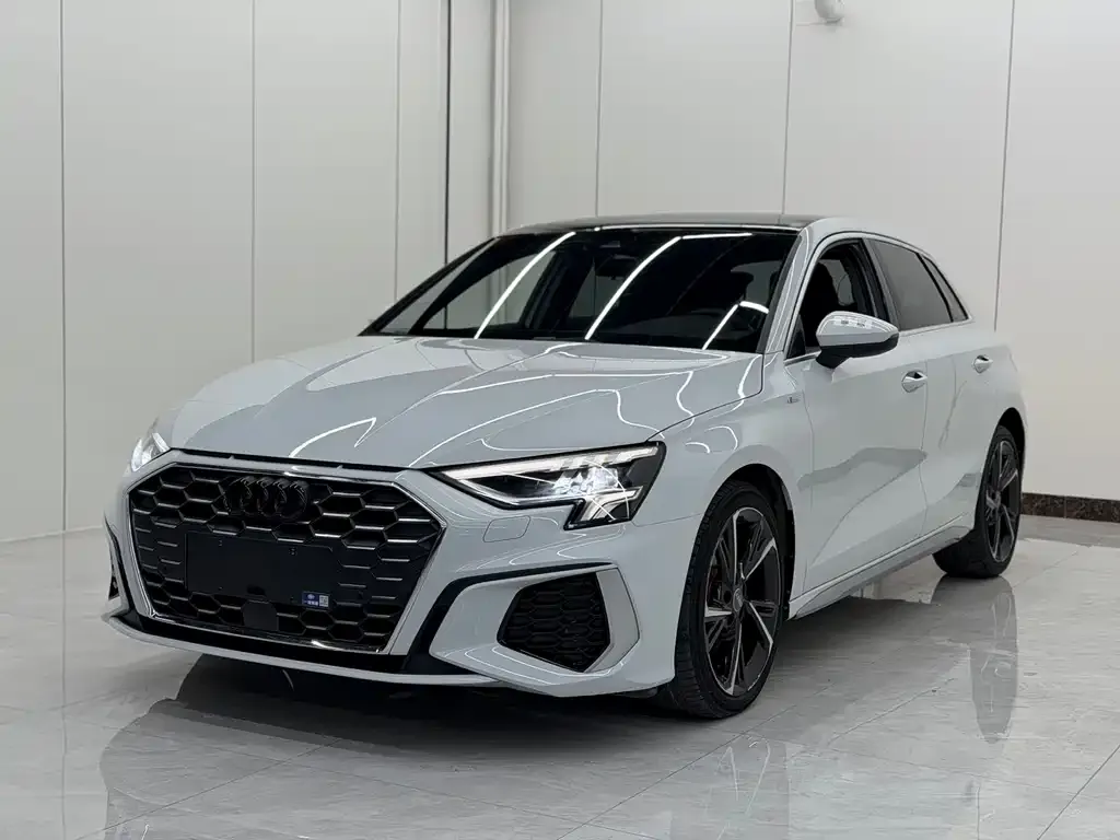 Audi A3 — фото 1