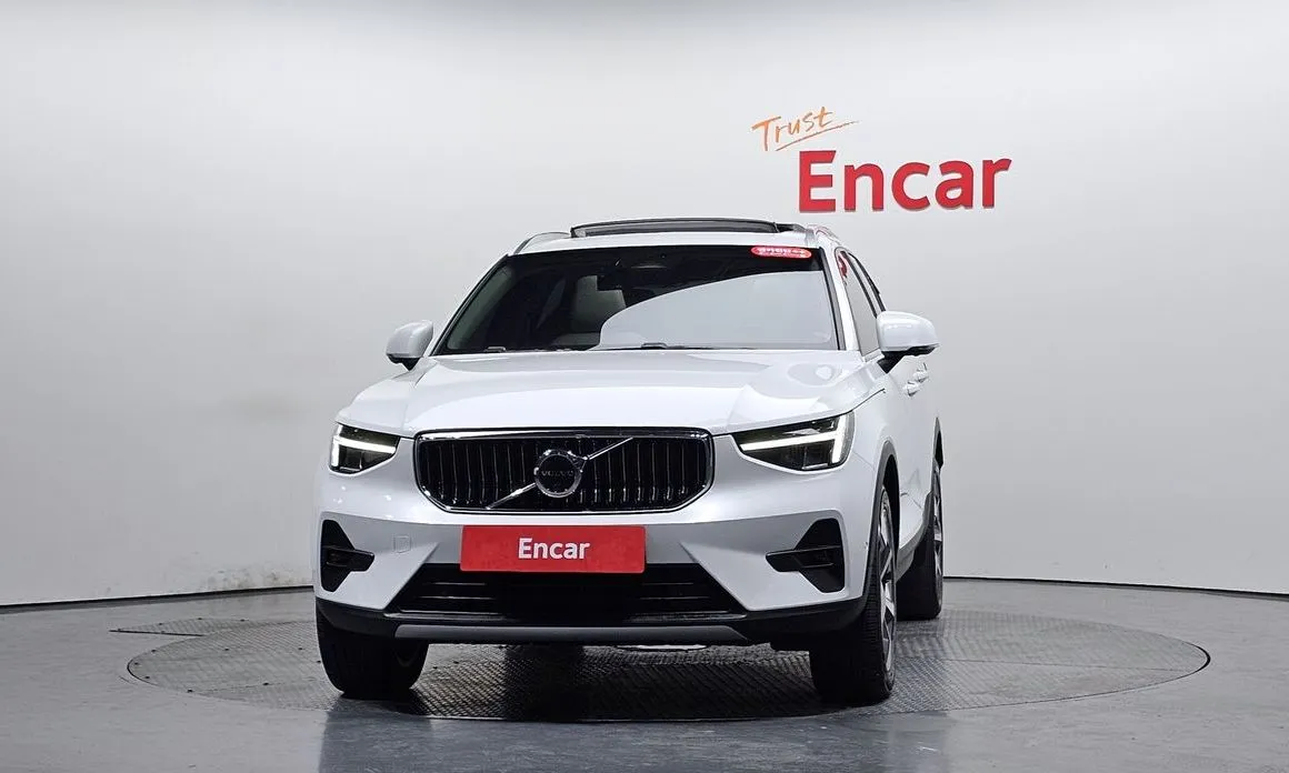 Volvo XC40 — фото 4