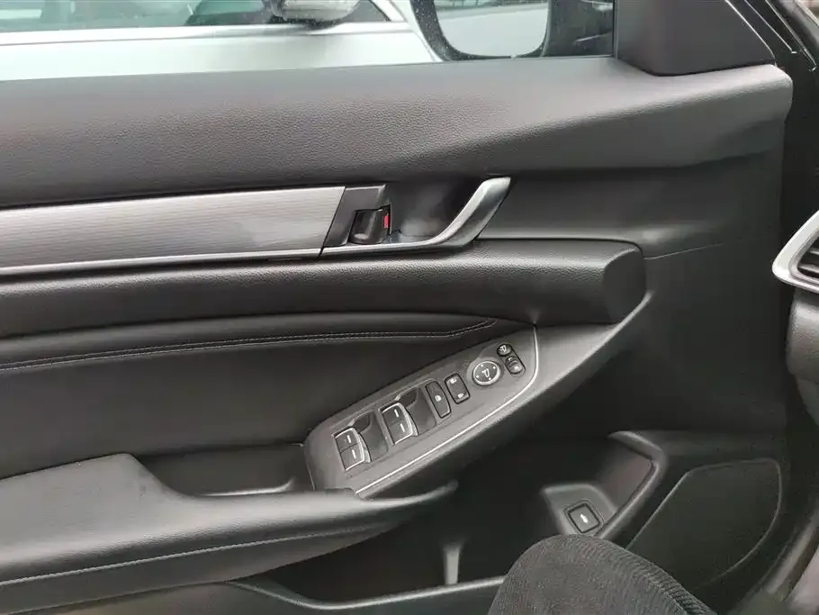 Honda Accord — фото 4