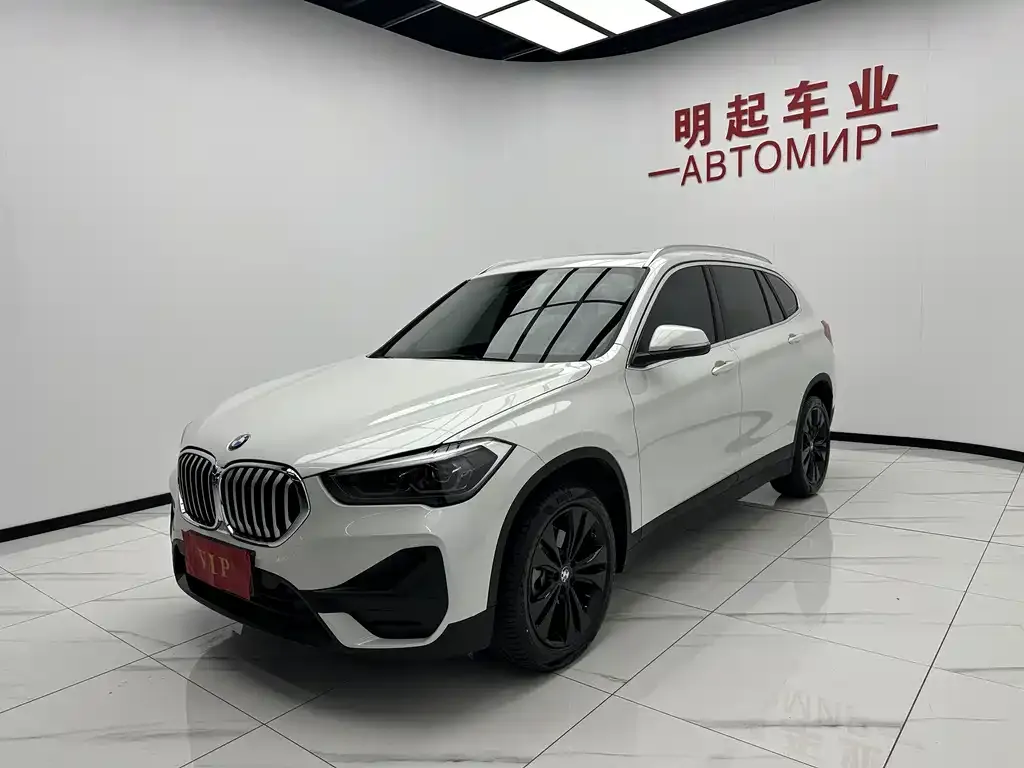 BMW X1 — фото 8