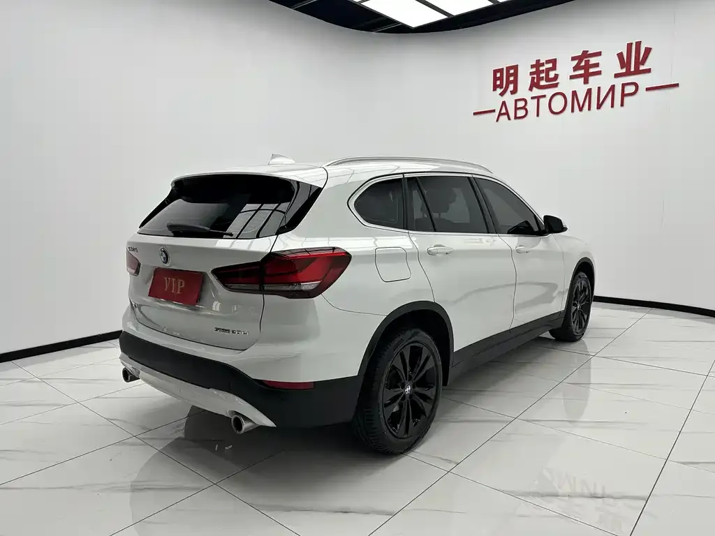 BMW X1 — фото 5