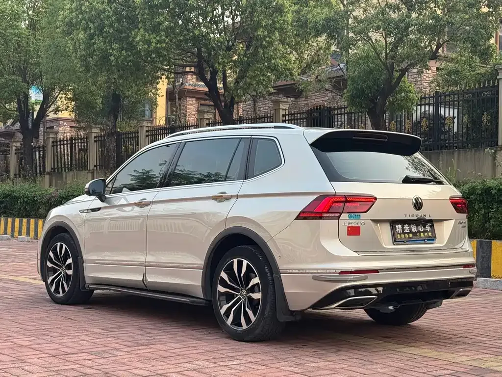 Volkswagen Tiguan L — фото 7