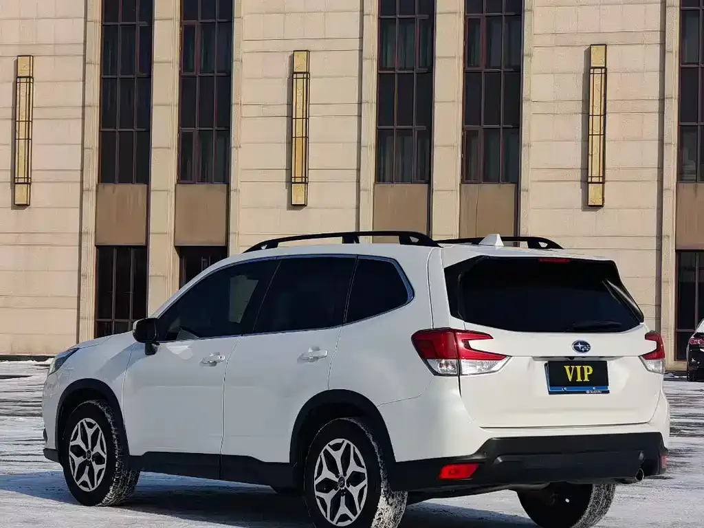 Subaru Forester — фото 10