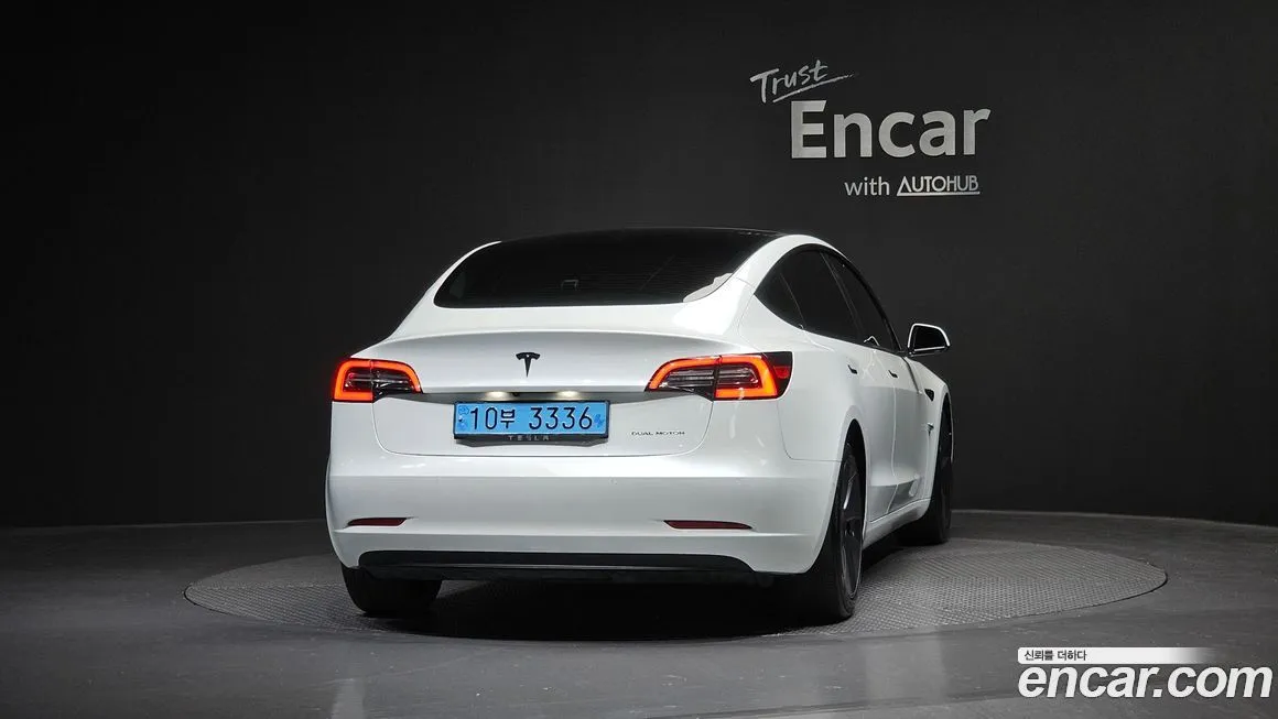 Tesla Model 3 — фото 4