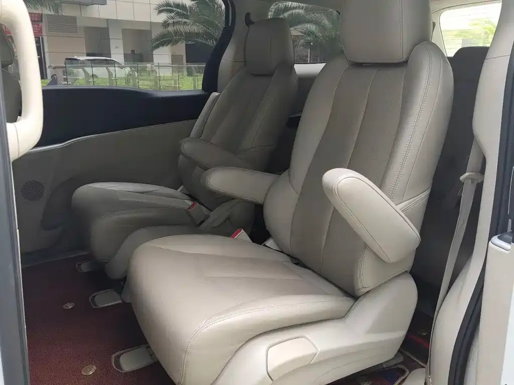 Buick GL8 2021 из CN, фото 8
